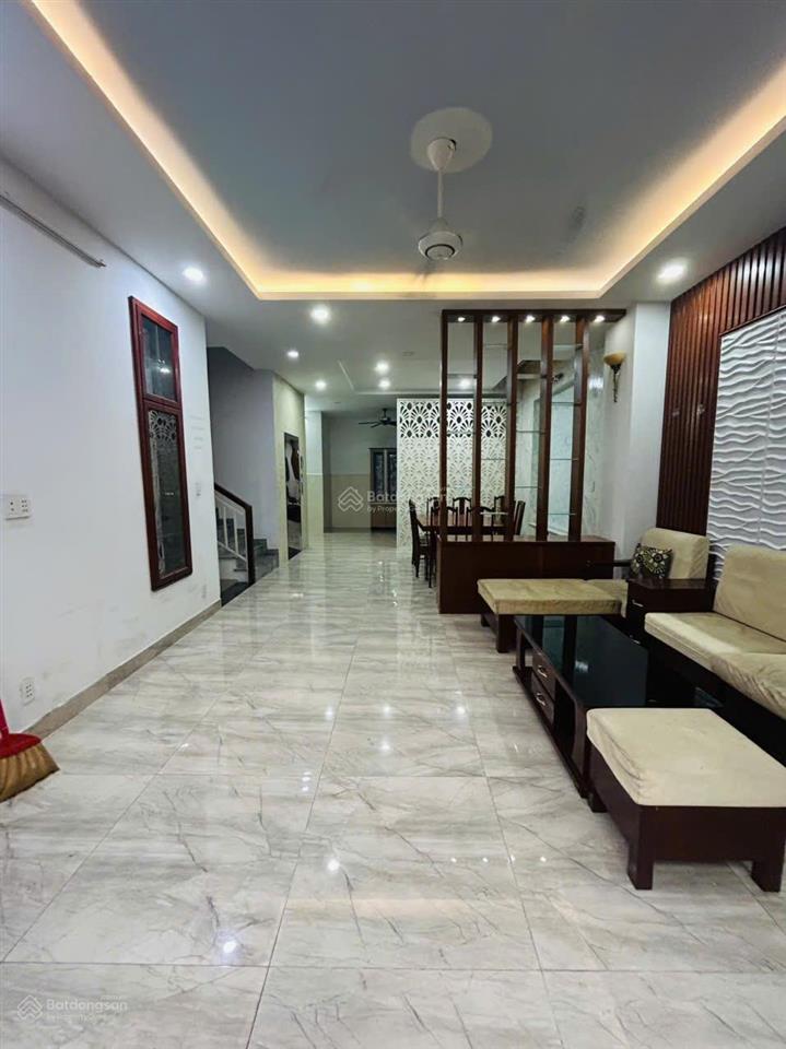 Biệt thự cho thuê đường trường chinh, phường 14. dt 9x17m. trệt 3 lầu. gara ô tô