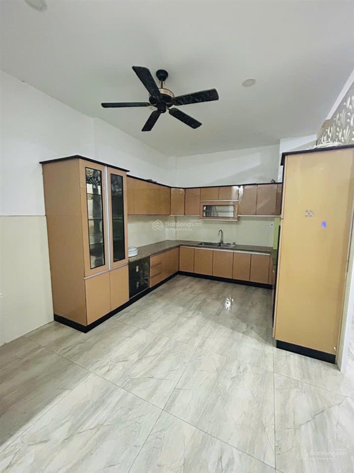 Biệt thự cho thuê đường trường chinh, phường 14. dt 9x17m. trệt 3 lầu. gara ô tô