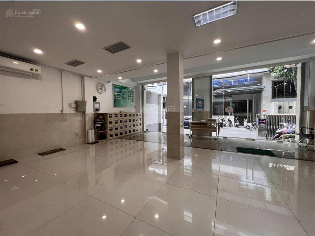 Cho thuê nguyên căn mt ngay sân bay. dt 9x22m. trệt  4 lầu sân thượng. sàn suốt. thang máy