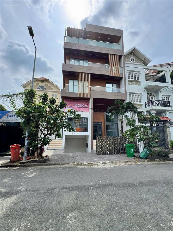 Cho thuê nguyên căn đường phổ quang ngay chung cư. dt 8x19m. hầm, 4 lầu. nhà thiết kế văn phòng
