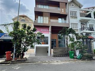 Cho thuê nguyên căn đường phổ quang ngay chung cư. dt 8x19m. hầm, 4 lầu. nhà thiết kế văn phòng