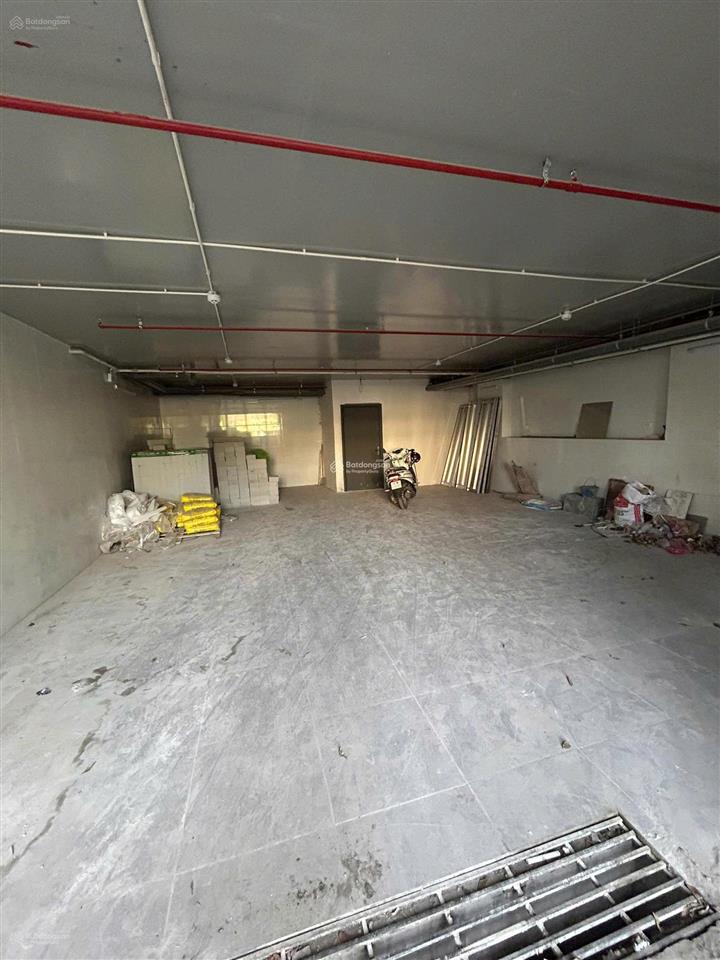 Building cho thuê đường cách mạng tháng tám. dt 10x18m. hầm  6 tầng. sàn suốt. pccc đầy đủ