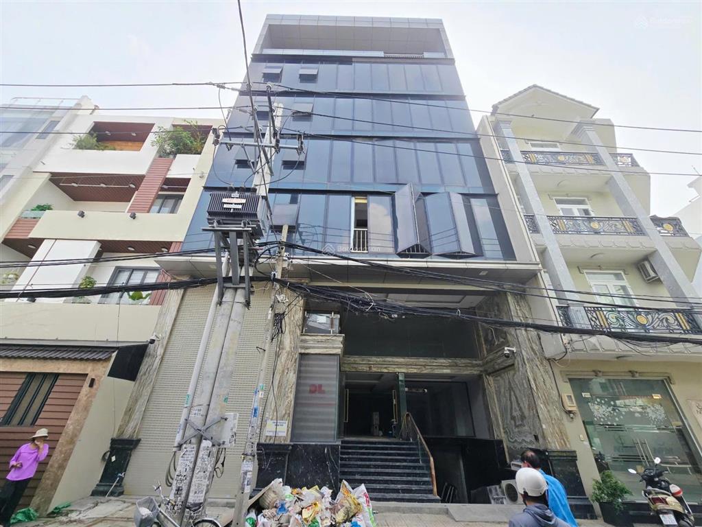 Building cho thuê đường cách mạng tháng tám. dt 10x18m. hầm  6 tầng. sàn suốt. pccc đầy đủ