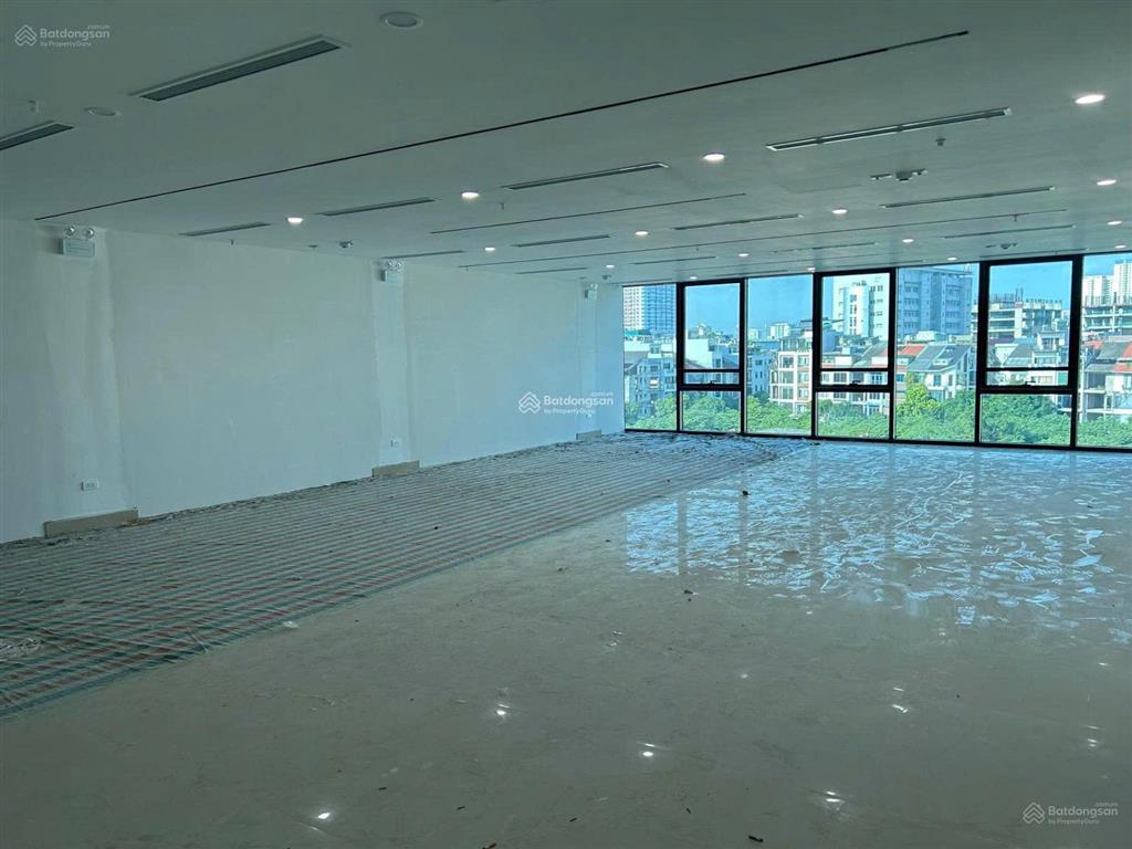 Building cho thuê đường cách mạng tháng tám. dt 10x18m. hầm  6 tầng. sàn suốt. pccc đầy đủ