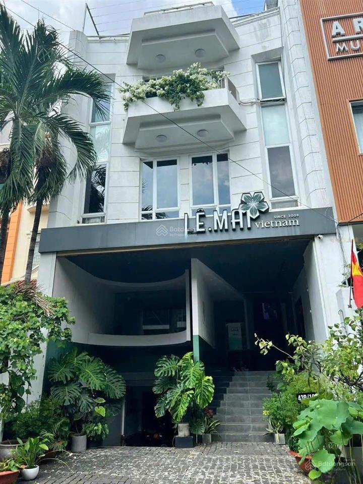Cho thuê nguyên căn hoàng hoa thám. dt 7x14m. hầm  trệt  3 lầu. sẵn máy lạnh. thang máy.