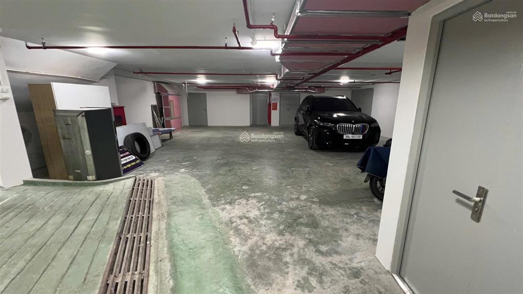 Cho thuê tòa nhà mt đường lê văn sỹ, phường 1. dt 9,8x21m. hầm  8 tầng. pccc. vị trí căn góc