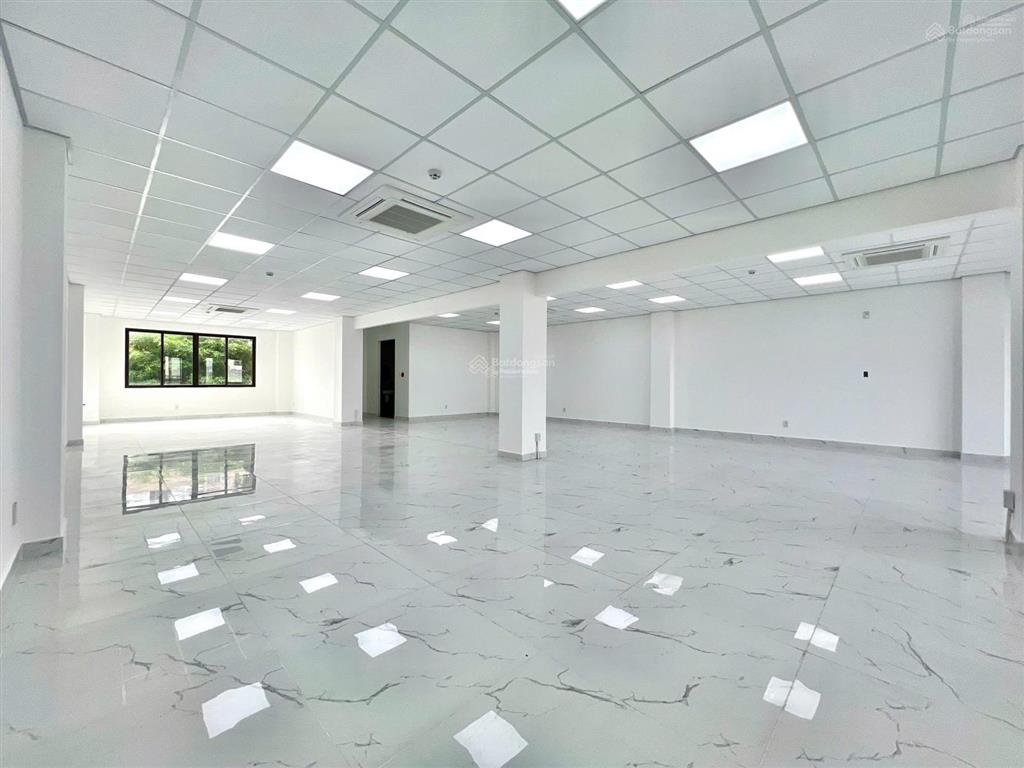 Cho thuê tòa nhà mt đường lê văn sỹ, phường 1. dt 9,8x21m. hầm  8 tầng. pccc. vị trí căn góc