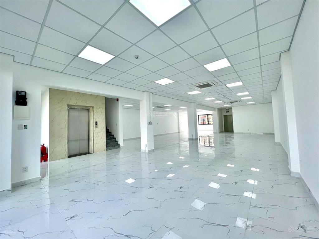 Cho thuê tòa nhà mt đường lê văn sỹ, phường 1. dt 9,8x21m. hầm  8 tầng. pccc. vị trí căn góc