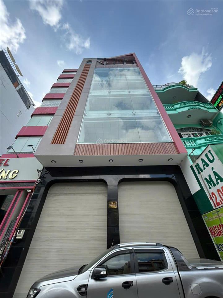 Building cho thuê mặt tiền khu k300. dt 8x20m. hầm  6 tầng. sàn trống suốt. sẵn pccc và máy lạnh