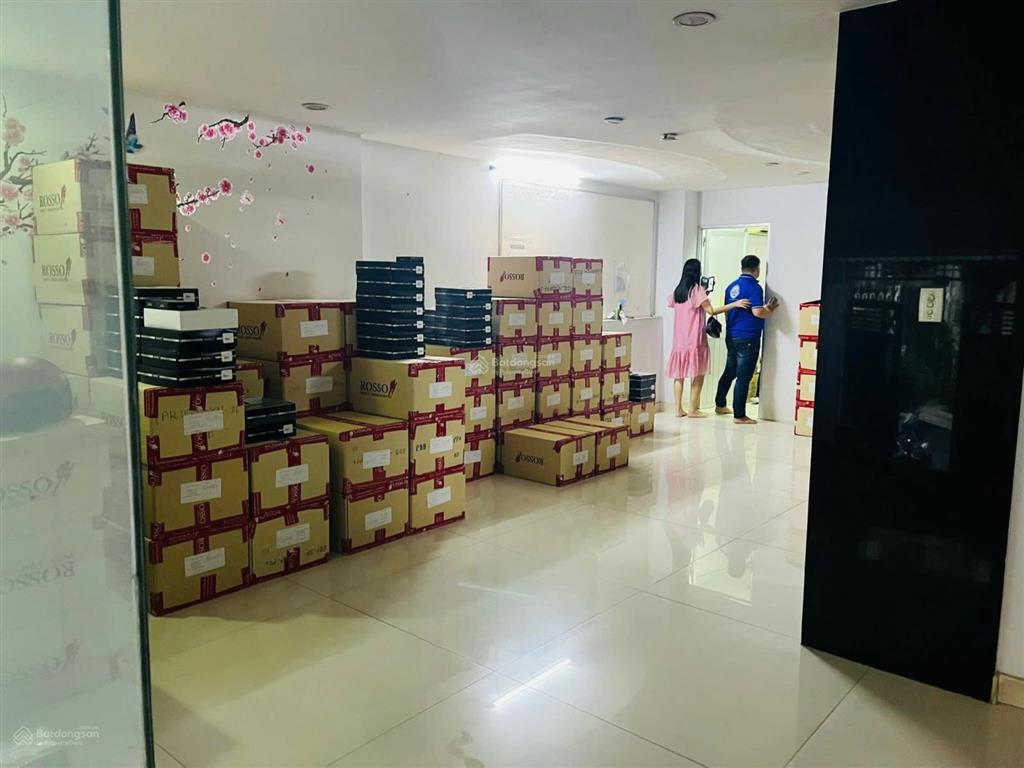 Cho thuê nguyên căn đường hồng hà, ngay sân bay. dt 6x20m. hầm, trệt, 3 lầu, sân thượng, thang máy