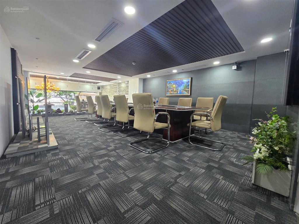 Building cho thuê mặt tiền khu văn phòng k300. dtsd 750m2. 1 hầm  6 tầng. đầy đủ hệ thống vp