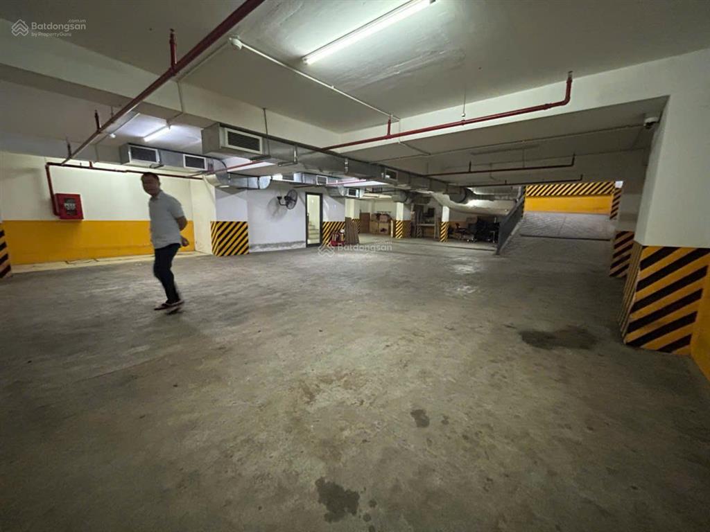 Building cho thuê đường trường sơn, ngay sân bay. dtsd 1.200m2. 1 hầm  7 tầng nổi. pccc đạt chuẩn