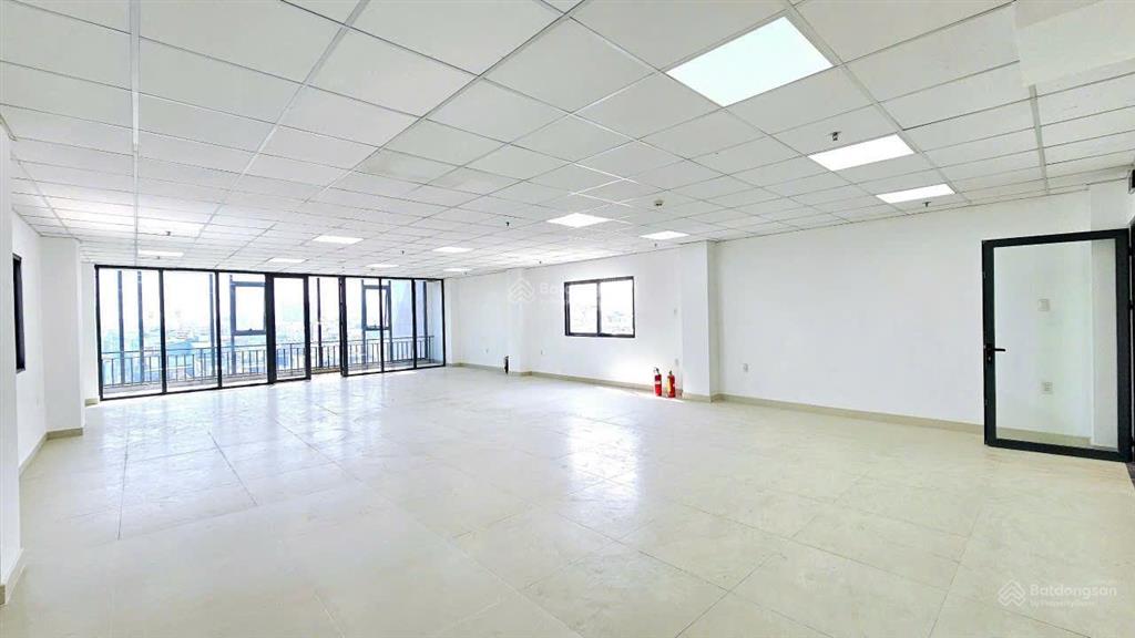 Building cho thuê đường trường sơn, ngay sân bay. dtsd 1.200m2. 1 hầm  7 tầng nổi. pccc đạt chuẩn