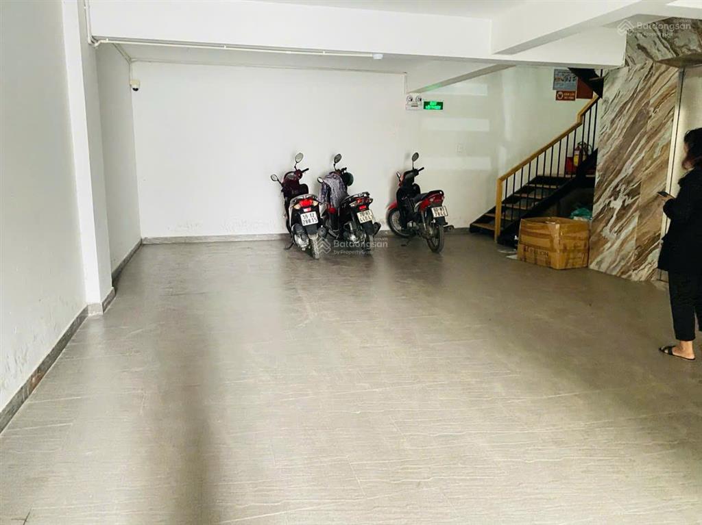 Cho thuê tòa nhà mặt tiền khu sân bay, phường 2. dt 8x22m. 1 hầm  6 tầng. sàn trống suốt.