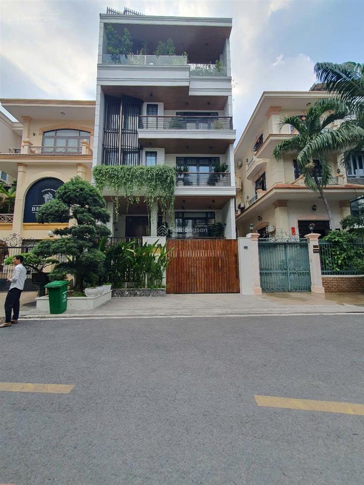 Nhà cho thuê mt đường huỳnh lanh khanh, khu sân bay. dt 7x20m. hầm, trệt, 3 lầu. thang máy