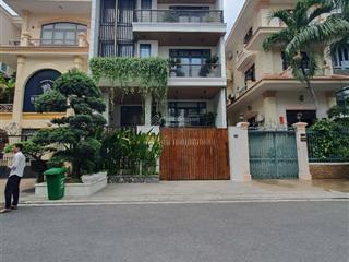 Nhà cho thuê mt đường huỳnh lanh khanh, khu sân bay. dt 7x20m. hầm, trệt, 3 lầu. thang máy
