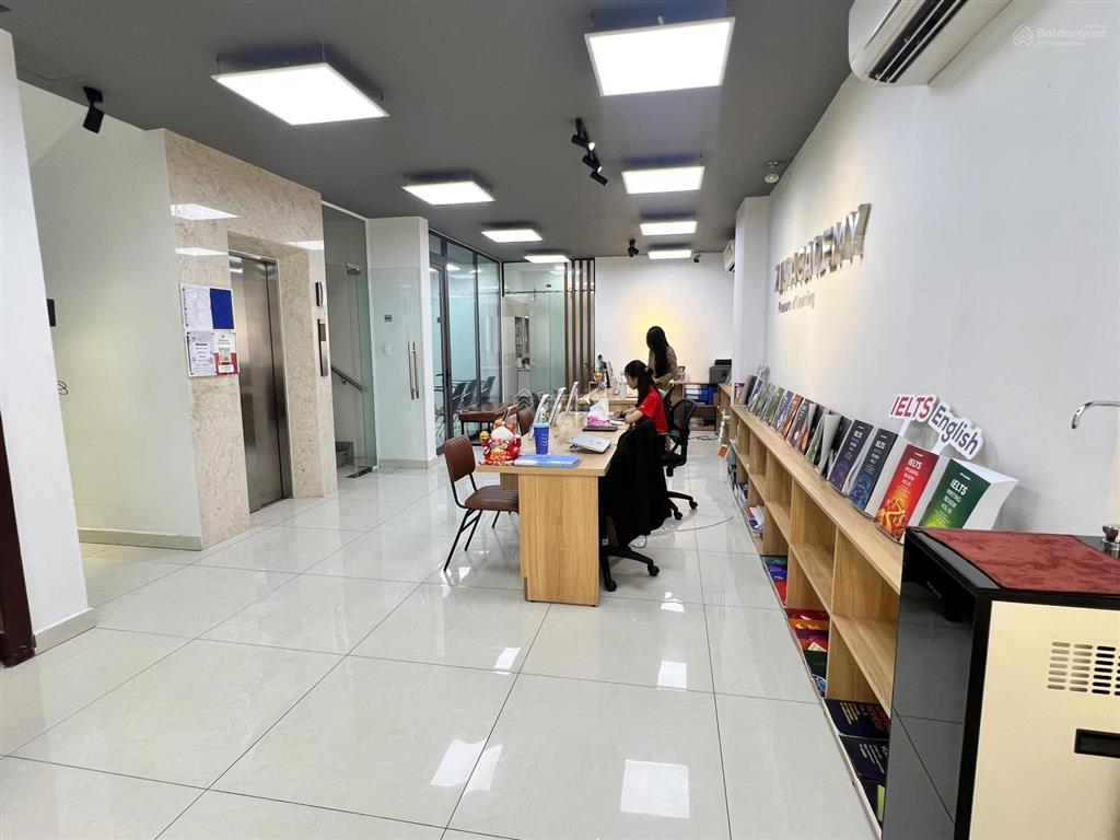 Nhà cho thuê mt đường huỳnh lanh khanh, khu sân bay. dt 7x20m. hầm, trệt, 3 lầu. thang máy
