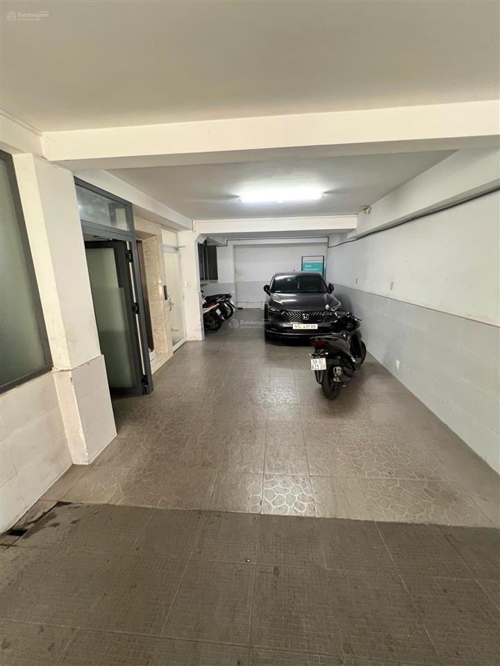 Nhà cho thuê mt đường huỳnh lanh khanh, khu sân bay. dt 7x20m. hầm, trệt, 3 lầu. thang máy