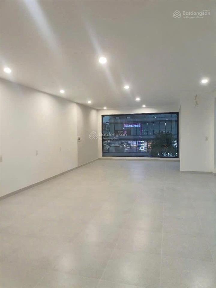 Nhà cho thuê mặt tiền đường nguyễn văn trỗi, ngang 7m. 1 trệt  3 lầu. vị trí nhận diện thương hiệu