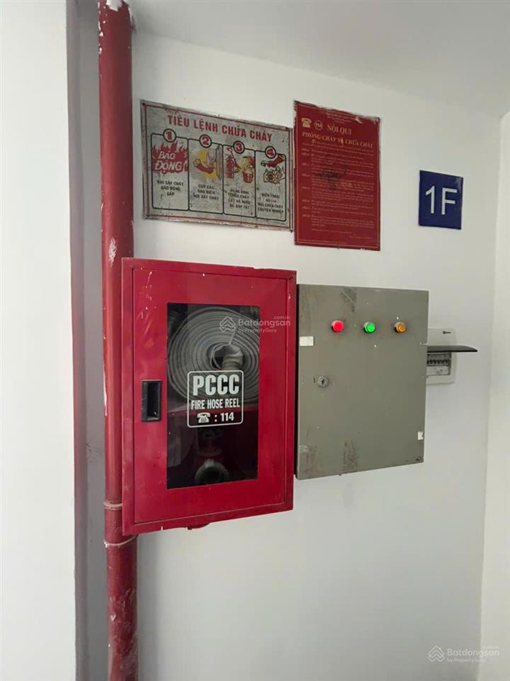 Cho thuê tòa nhà văn phòng khu k300. dt 16x18m. hầm 7 tầng. tòa ốp kính đẹp