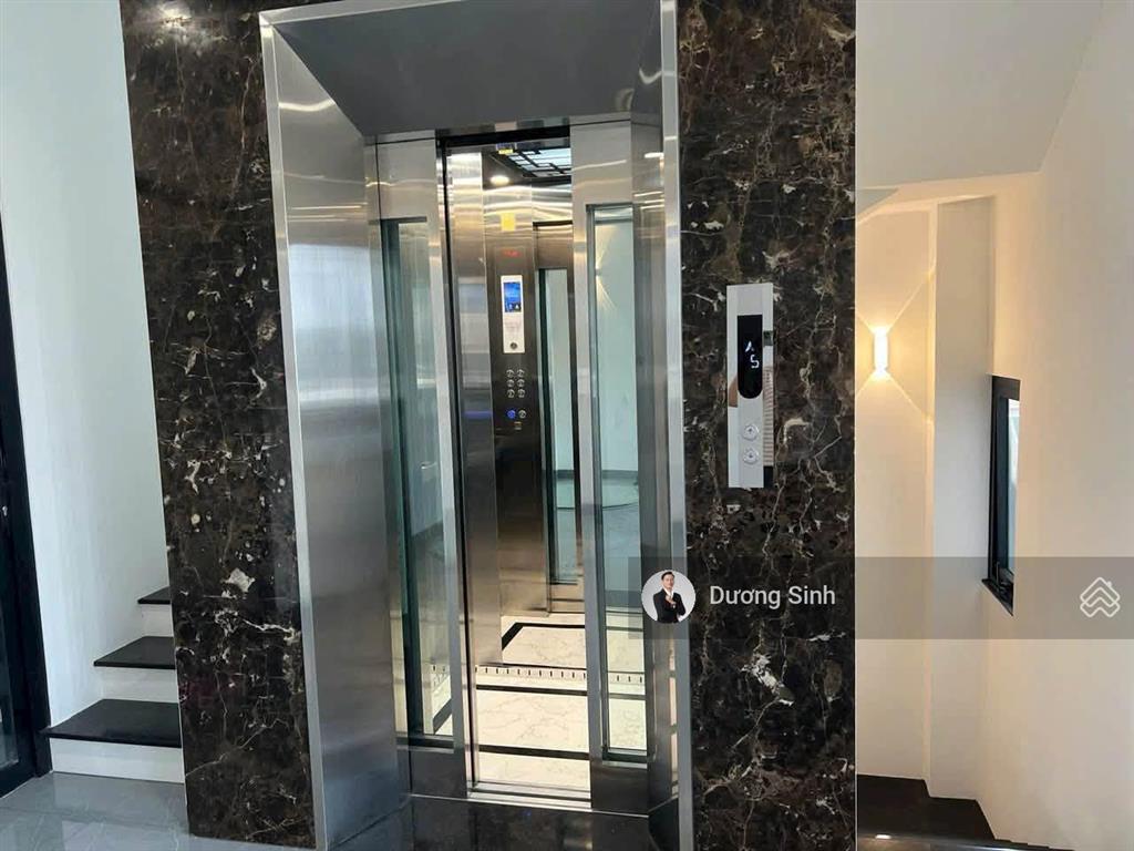 Nhà nguyên căn cho thuê đường yên thế. khu sân bay. dt 7x20m. hầm, trệt, 3 lầu. sẵn máy lạnh