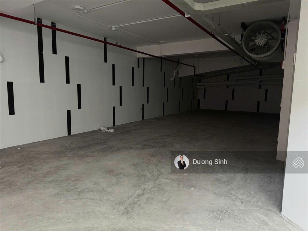 Cho thuê tòa nhà góc 2 mặt tiền khu cộng hòa. dt 10x14m. 1 hầm  6 tầng. thang máy