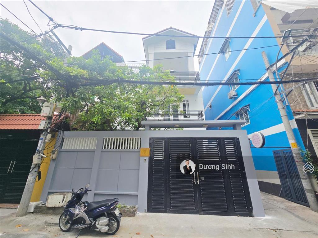 Cho thuê biệt thự rộng đường nguyễn kiệm. dt 8x20m. 1 trệt 3 lầu. gara ô tô. nhà mới