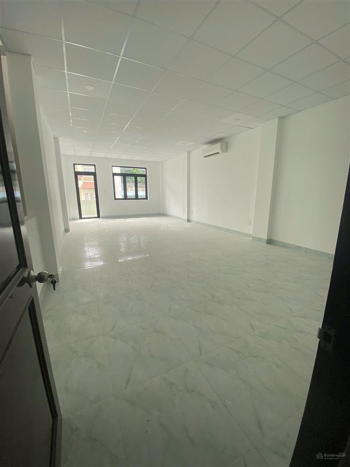 Cho thuê nguyên căn đường sông đà, khu sân bay. dt 6x20m. hầm  trệt  3 lầu. thang máy