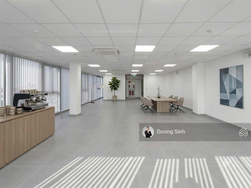 Cho thuê tòa nhà góc 2 mặt tiền đường nguyễn minh hoàng. khu k300. dt 8,5x18m. 1 hầm  6 tầng.