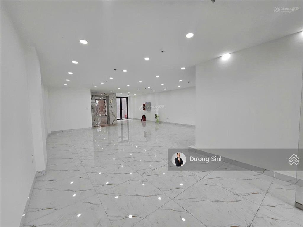 Building cho thuê mặt tiền trần quốc hoàn. tuyến đường lớn. dt 8x22m. 1 hầm  6 tầng. pccc chuẩn