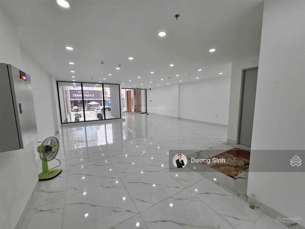 Building cho thuê mặt tiền trần quốc hoàn. tuyến đường lớn. dt 8x22m. 1 hầm  6 tầng. pccc chuẩn