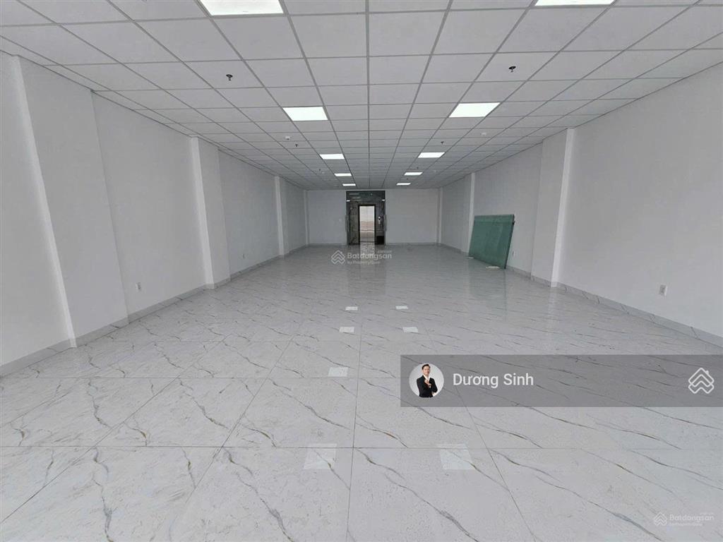 Building cho thuê mặt tiền trần quốc hoàn. tuyến đường lớn. dt 8x22m. 1 hầm  6 tầng. pccc chuẩn