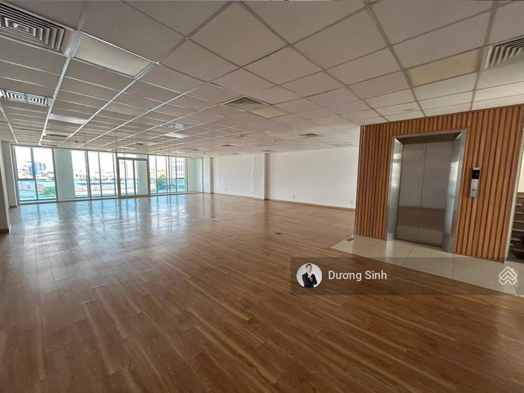 Building cho thuê mặt tiền đường cộng hòa. ngang 10m. 1 hầm  7 tầng. sàn thông suốt. pccc đầy đủ