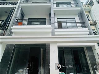 Nhà nguyên căn cho thuê mặt tiền đường hoa lan. dt 8x18m. 1 trệt 3 lầu. thiết kế hiện đại