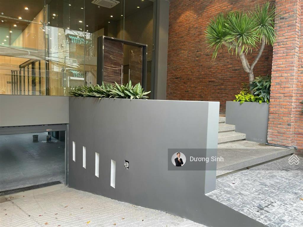 Cho thuê tòa nhà văn phòng đường nguyễn văn trỗi. dt 8,5x26m. 1 hầm  6 tầng. pccc nghiệm thu.