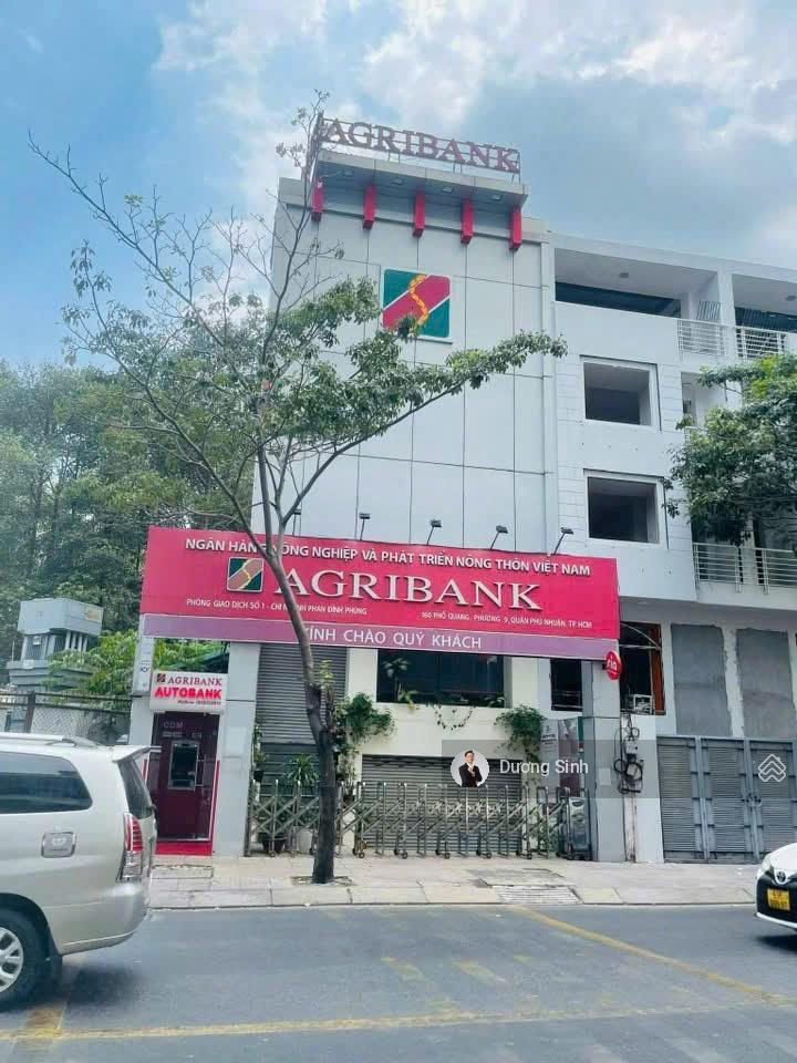 Nhà nguyên căn mặt tiền đường phổ quang. dt 8x20m. 1 hầm, 4 lầu. có thang máy