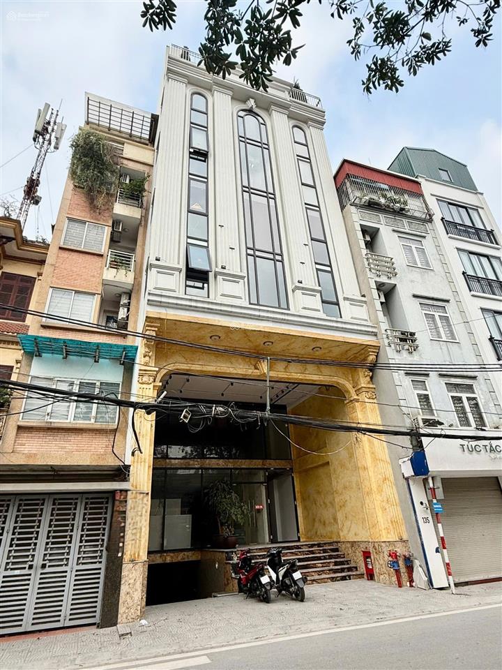 Cho thuê tòa nhà văn phòng đường hoàng hoa thám. dt 6,5x30m. 1 hầm  6 tầng. sàn suốt. pccc đầy đủ