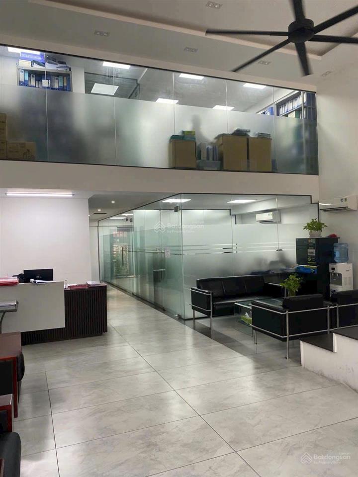 Cho thuê tòa nhà văn phòng đường hoàng hoa thám. dt 6,5x30m. 1 hầm  6 tầng. sàn suốt. pccc đầy đủ
