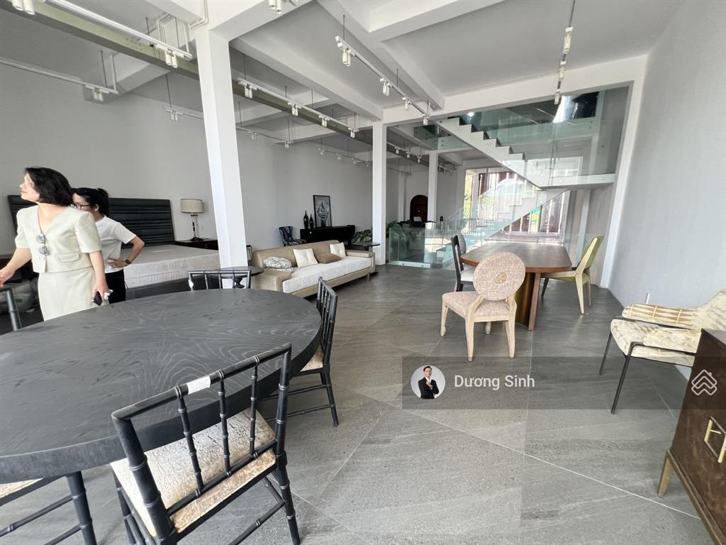 Biệt thự cho thuê đường phổ quang, ngay sân bay. dt 10x20m. 1 trệt 3 lầu. gara ô tô