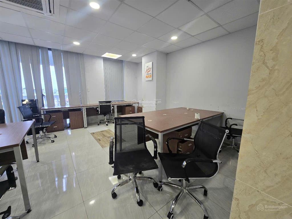 Building cho thuê mặt tiền đường cộng hòa ngay lotte. dtsd 1.330m2. 1 hầm  7 tầng