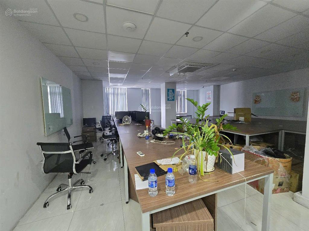 Building cho thuê mặt tiền đường cộng hòa ngay lotte. dtsd 1.330m2. 1 hầm  7 tầng