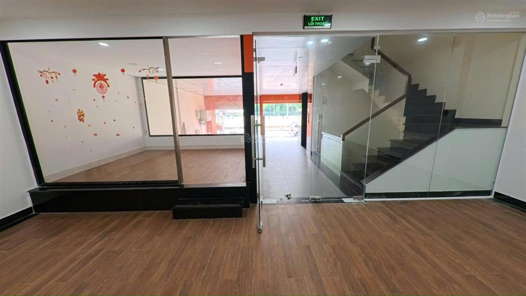 Tòa nhà cho thuê đường hoàng hoa thám ngay ga t3 mới. phường 13. dt 8x30m. hầm 6 tầng. pccc.