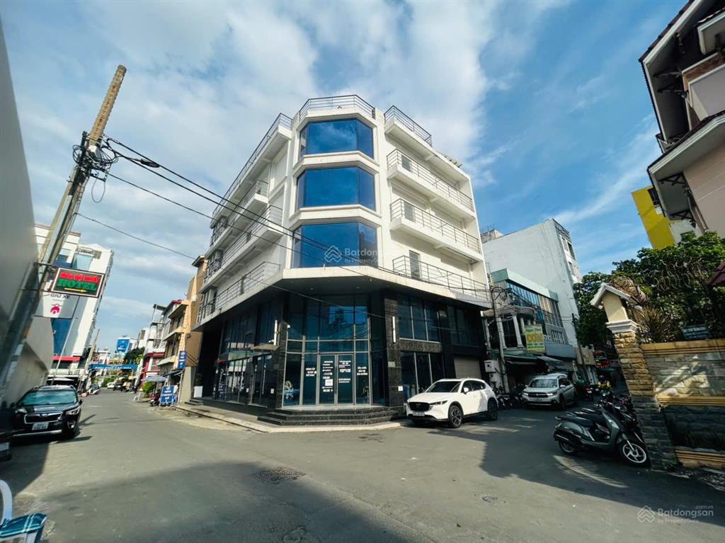 Cho thuê tòa nhà 2 mt đường hoàng việt, phường 4. dt 20x14m. hầm, trệt 5 lầu. pccc đầy đủ