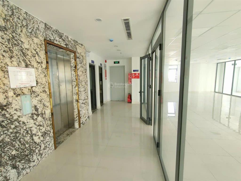 Tòa nhà cho thuê đường nguyễn văn trỗi, phường 15. dt 13x30m. 2 hầm 9 tầng. pccc, ốp kính đẹp