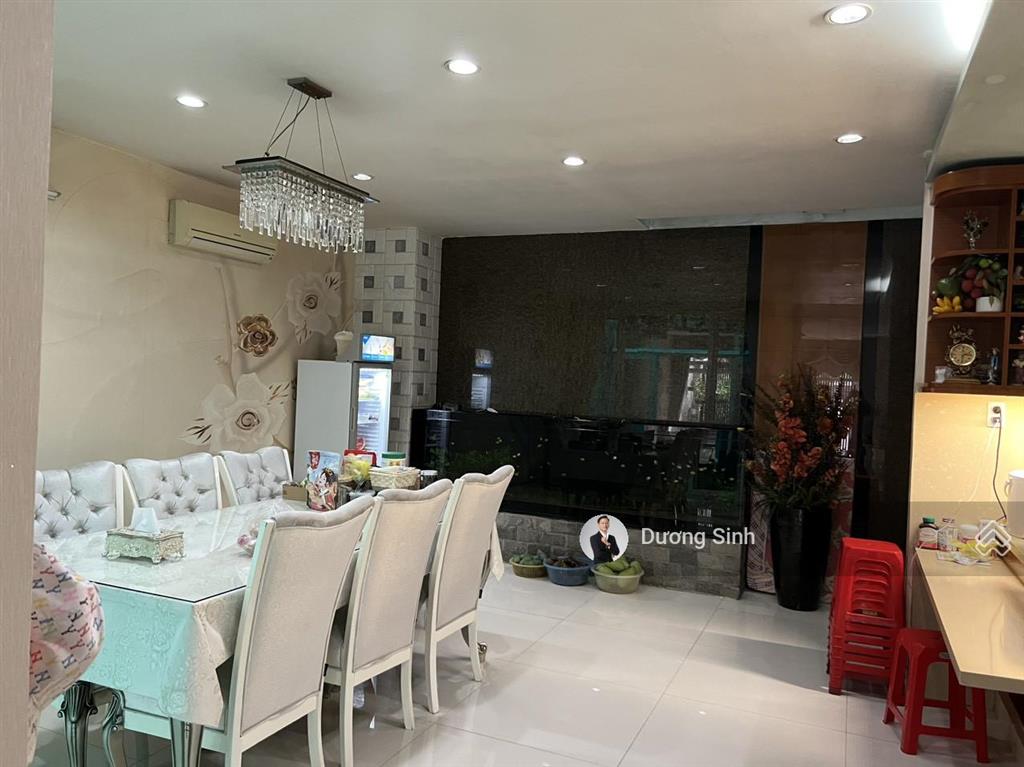 Cho thuê nhà nguyên căn đường nguyễn minh hoàng, khu k300. dt 8x20m. 1 trệt 2 lầu. sẵn máy lạnh