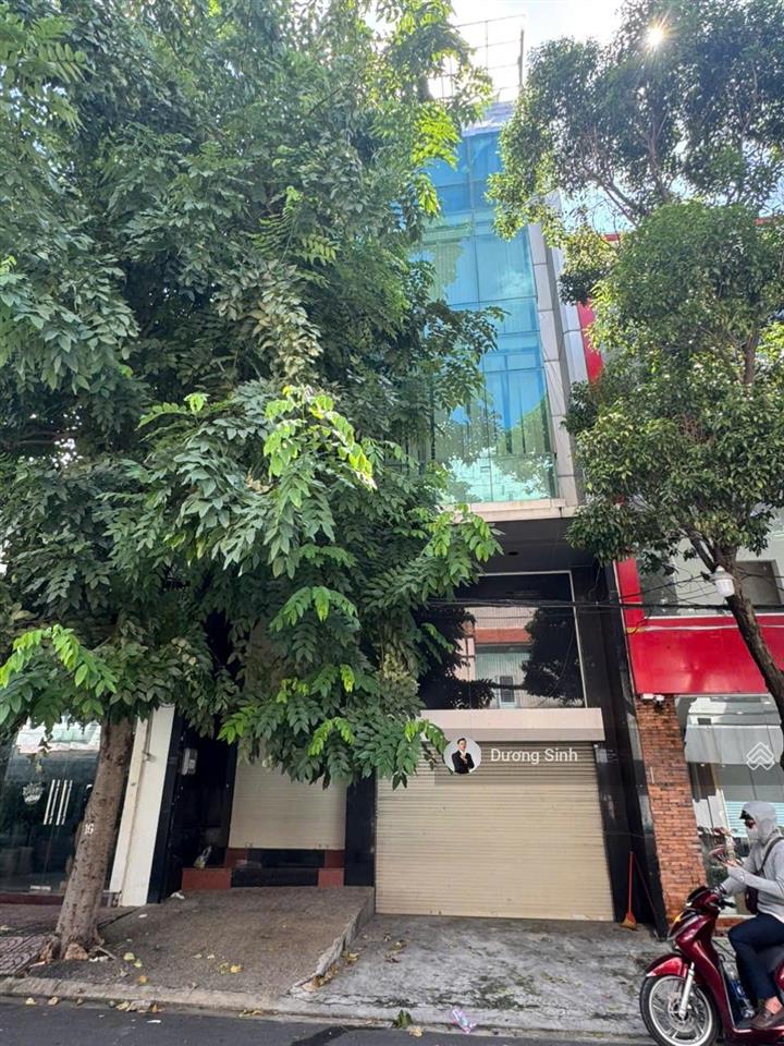 Cho thuê nguyên tòa hẻm 10m đường cộng hòa. dt 6,5x20m. 1 hầm, lửng, 4 lầu. thang máy