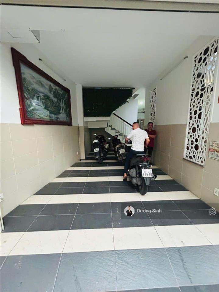 Biệt thự cho thuê đường trường chinh. dt 9x17m. 1 trệt 3 tầng. thang máy. sẵn máy lạnh