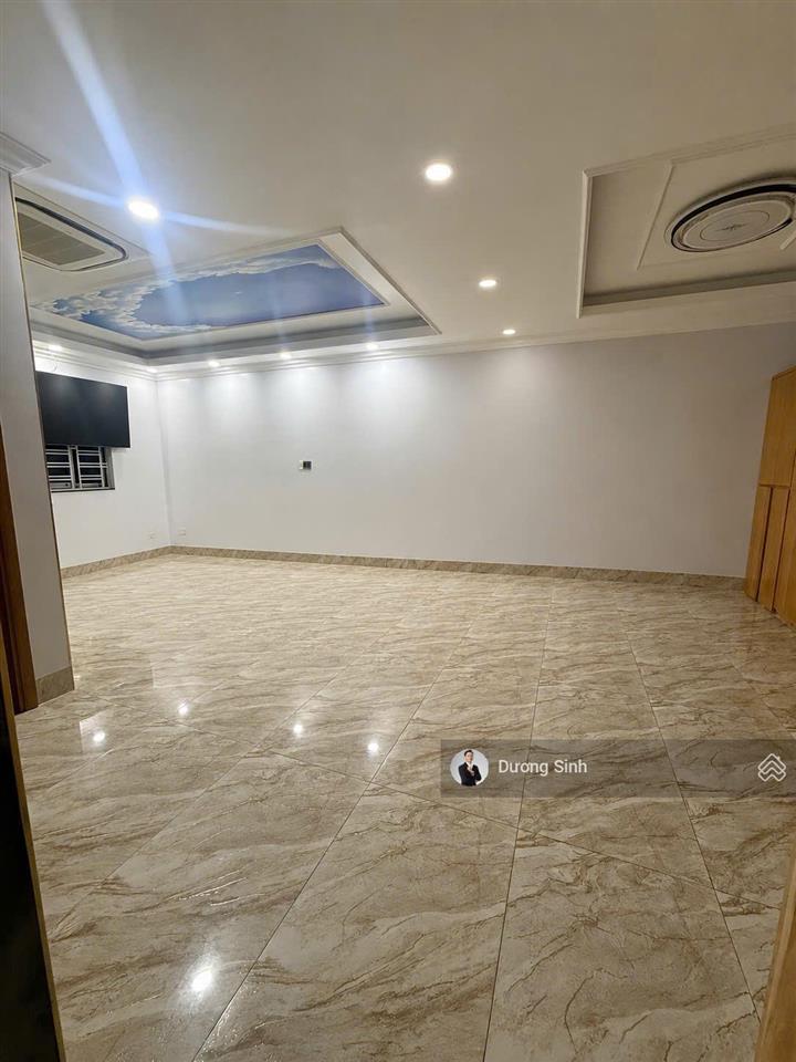 Nhà nguyên căn góc 2 mặt tiền hẻm 8m thông đường cộng hòa. ngang 9m. 1 trệt 5 tầng. thang máy