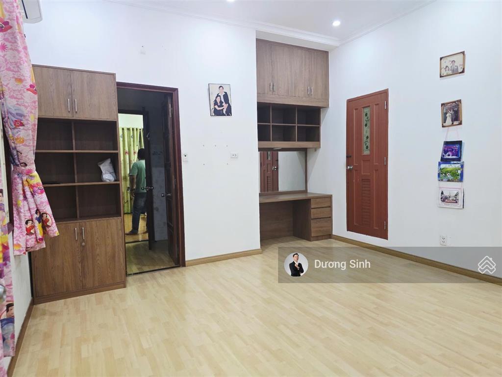Biệt thự cho thuê đường nguyễn trọng tuyển. dt 8x17m. 1 trệt 2 lầu sân thượng. gara ô tô