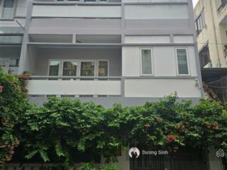 Biệt thự cho thuê đường nguyễn trọng tuyển. dt 8x17m. 1 trệt 2 lầu sân thượng. gara ô tô